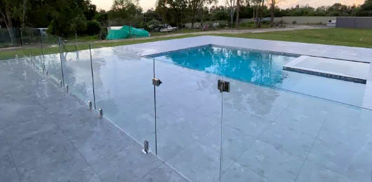 Frameless Pool Fence Image